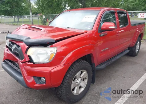 2015 Toyota Tacoma V6 z USA, uszkodzony, nr VIN 5TFMU4FN0FX032690